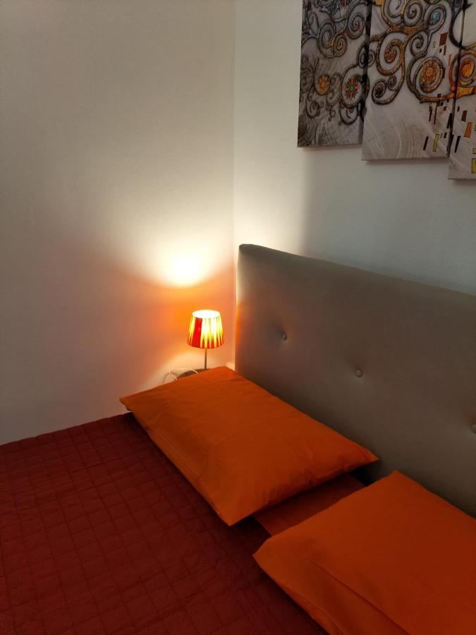 Rosa'S Apartment With Terrace Cagliari Ngoại thất bức ảnh