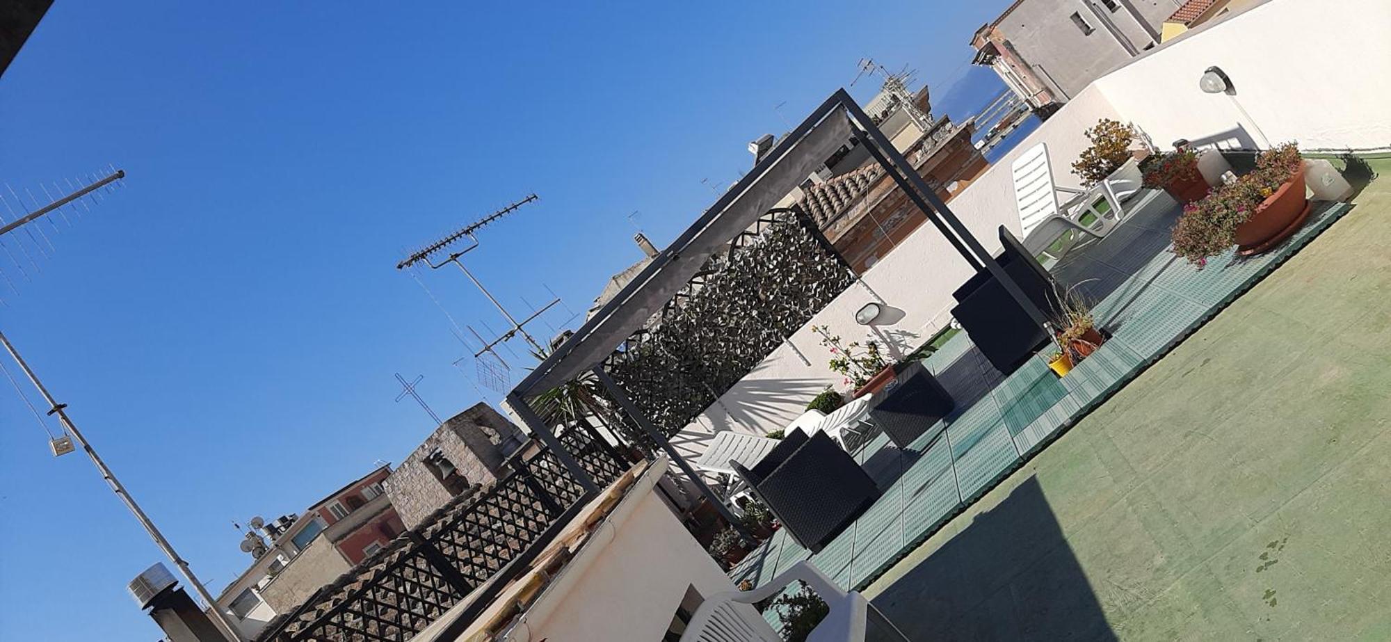 Rosa'S Apartment With Terrace Cagliari Ngoại thất bức ảnh